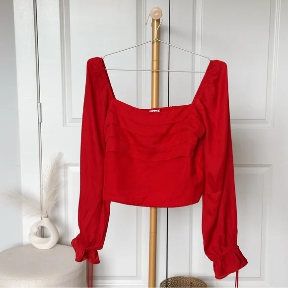 Francesca's Collections Red long Sleeve Crop Blouse - Picture 6 of 9